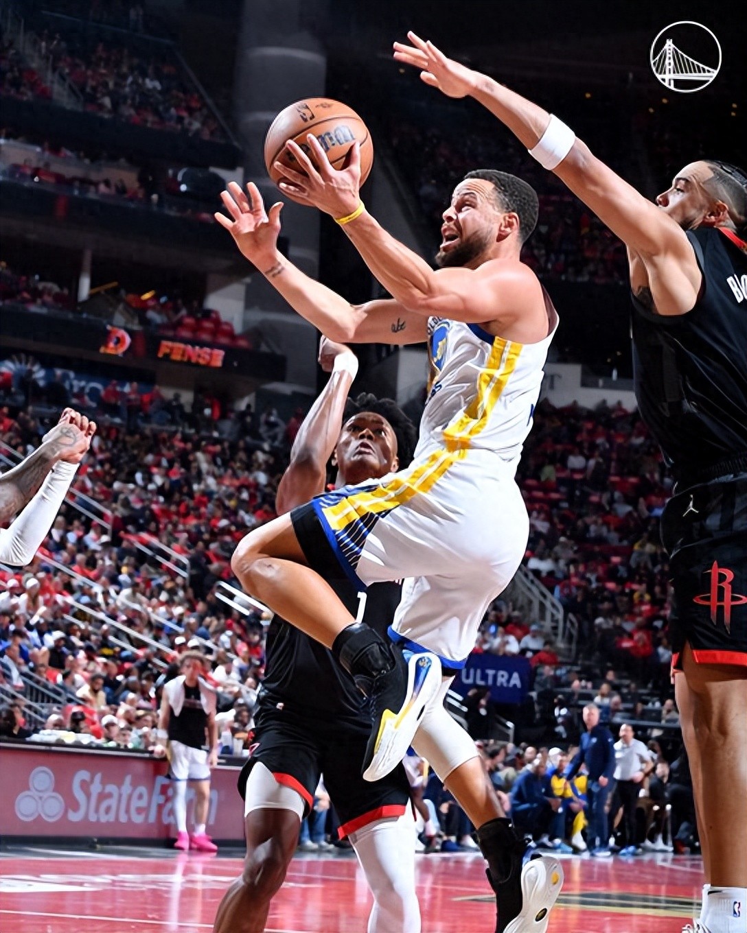 九游官网-勇士不断突破！，莱万多夫斯基连续十五场比赛得分超过险胜再创辉煌时刻(艾修顿库鲁杰夫斯基)