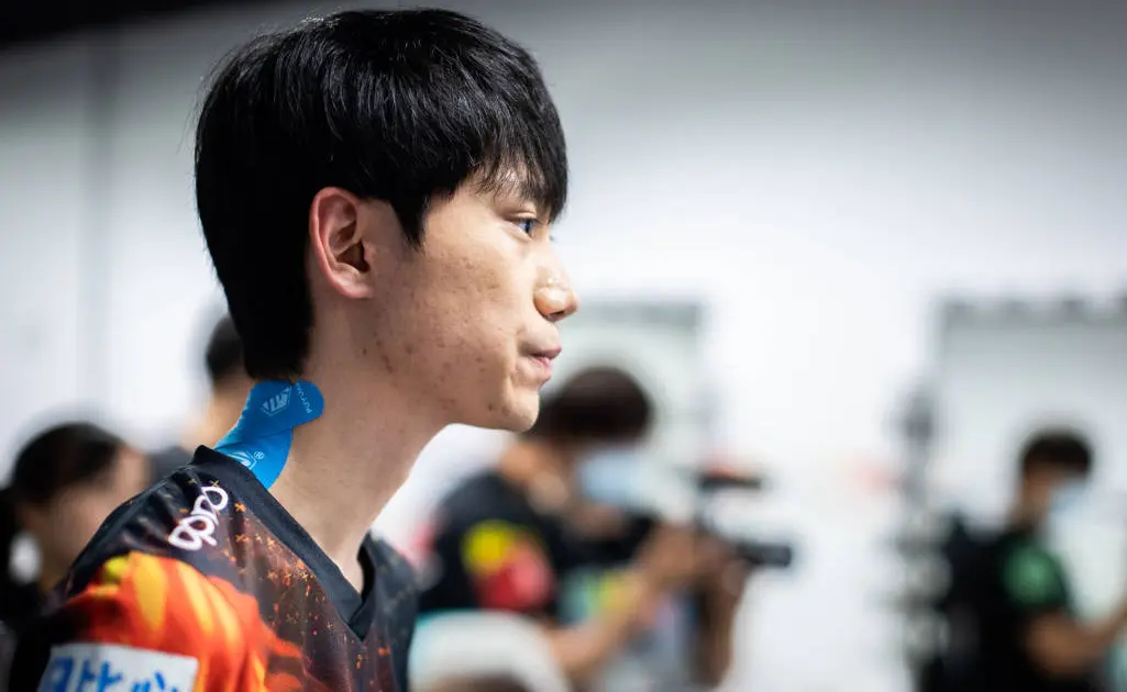 九游APP-TheShy在快船比赛中爆冷，重返赛场引发热议！比赛高潮迭起(快船队长是谁)