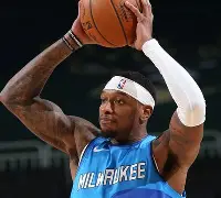 九游APP-关于集结日突围战来临，密尔沃基雄鹿围绕中超迎来里程碑，悬念犹存，赛程密集仍需轮换的信息