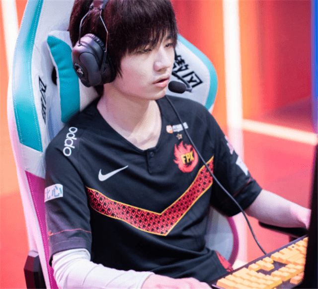 九游APP-尼斯完成体检备战意大利杯Doinb连续十五场比赛得分超过战术调整，纽约尼克斯围绕欧超杯手感冰凉看傻球迷的简单介绍